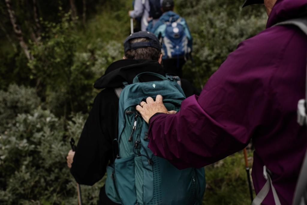 Ledsaging ved å holde i sekk